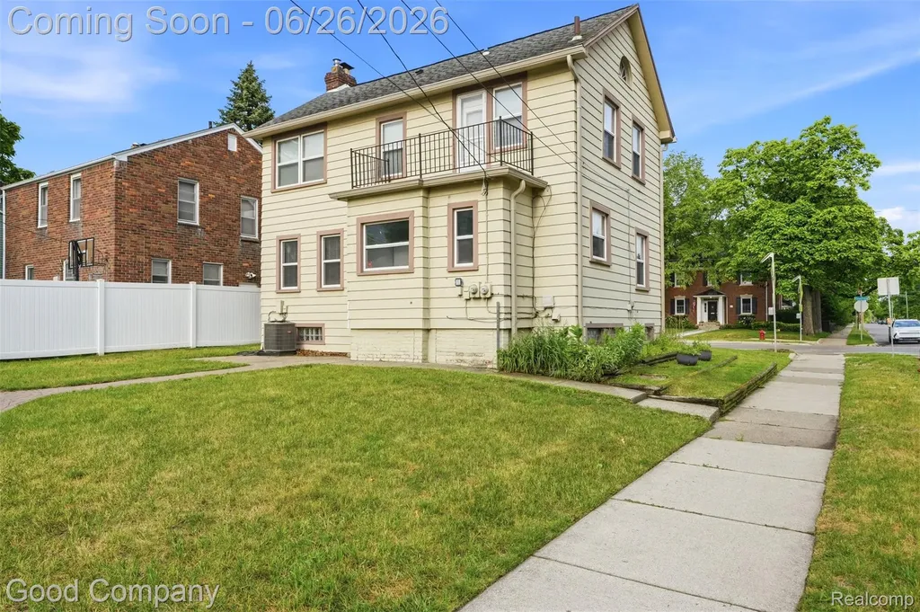1956 Pinecrest Drive Ferndale City MI 48220