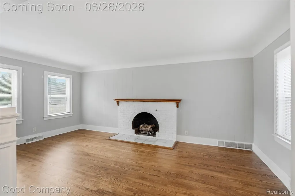 1956 Pinecrest Drive Ferndale City MI 48220