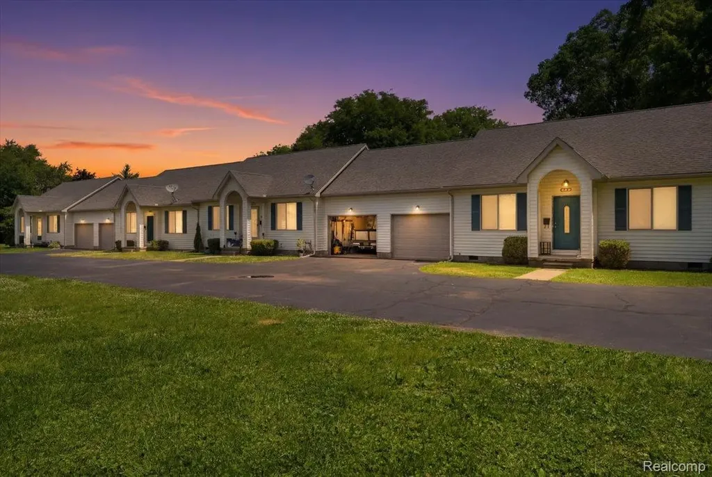 440 Robbe Avenue Belleville City MI 48111