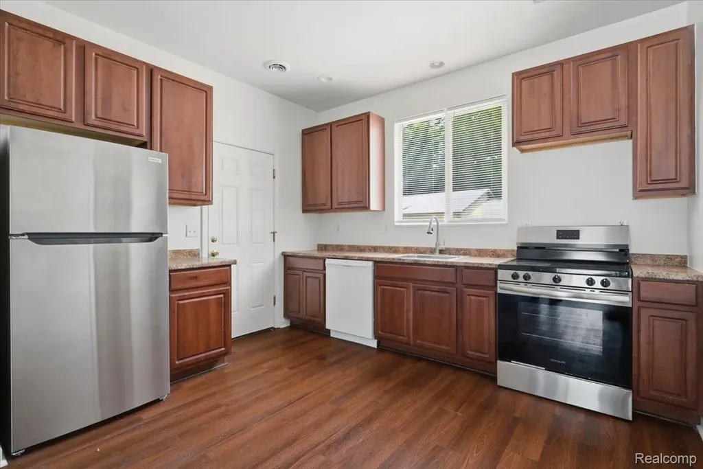 440 Robbe Avenue Belleville City MI 48111
