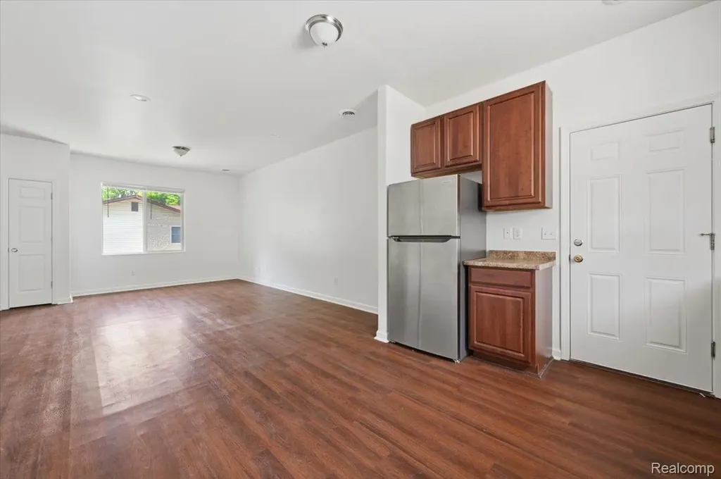 440 Robbe Avenue Belleville City MI 48111
