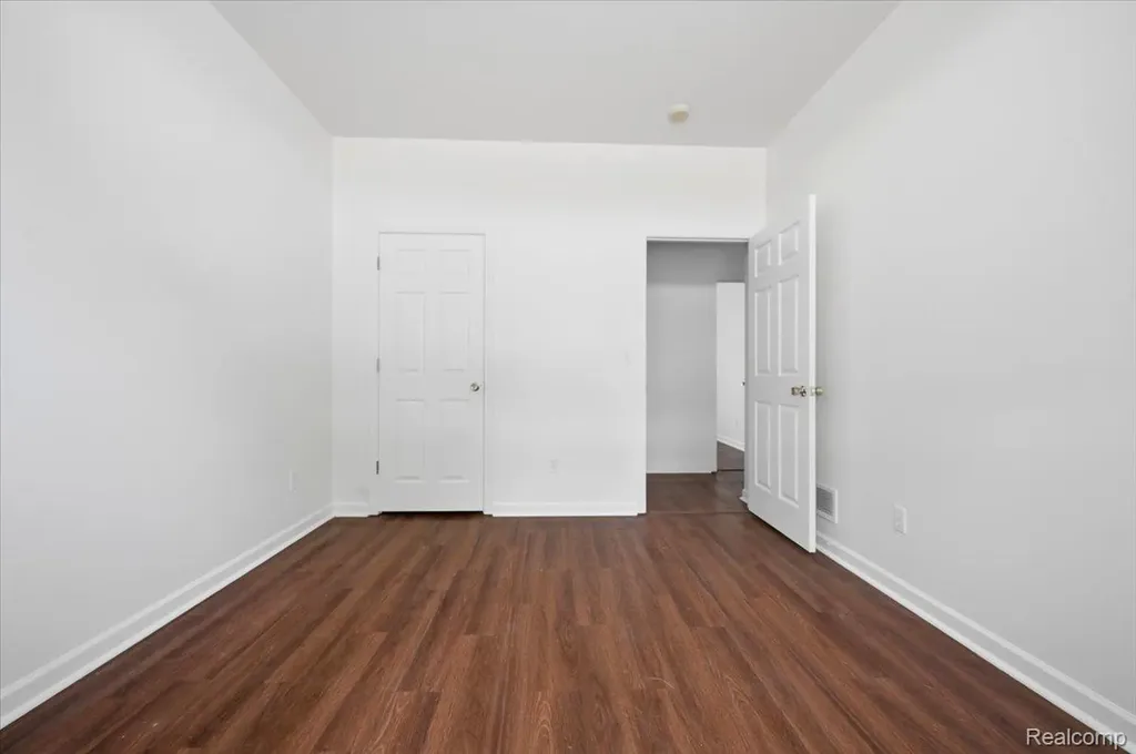 440 Robbe Avenue Belleville City MI 48111