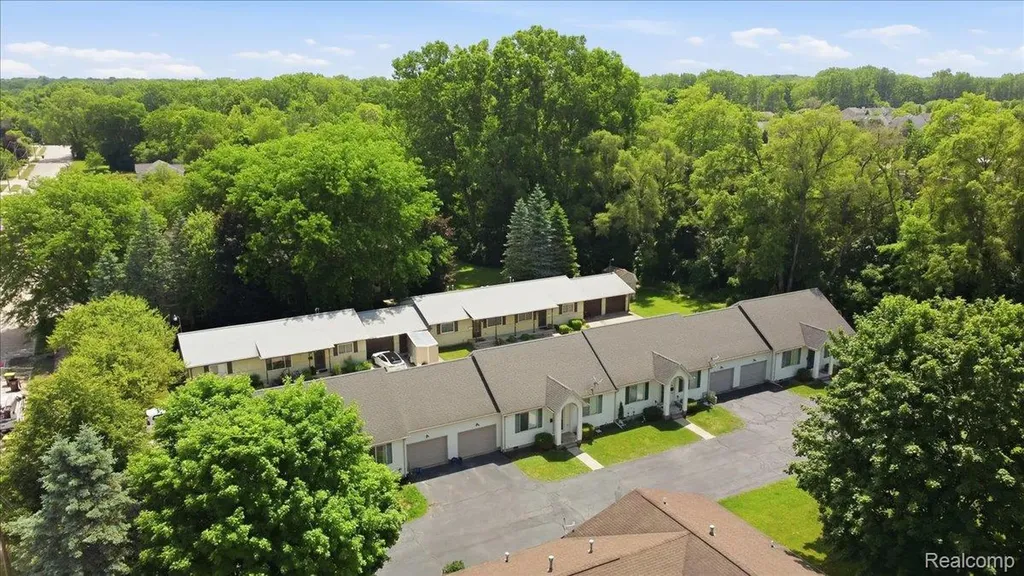 440 Robbe Avenue Belleville City MI 48111