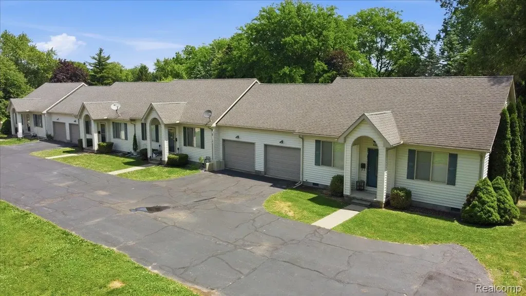 440 Robbe Avenue Belleville City MI 48111