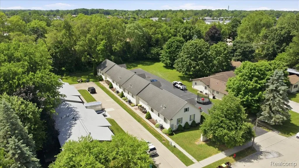 440 Robbe Avenue Belleville City MI 48111