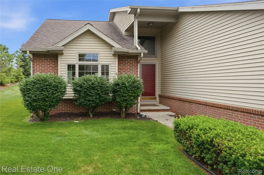 1214 Mountain Ash Drive Brighton City MI 48116