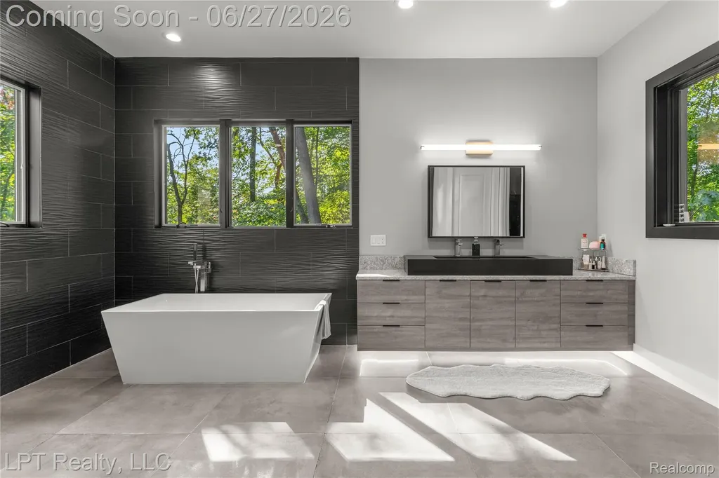 5029 Forest Valley Drive Independence Charter Township MI 48348