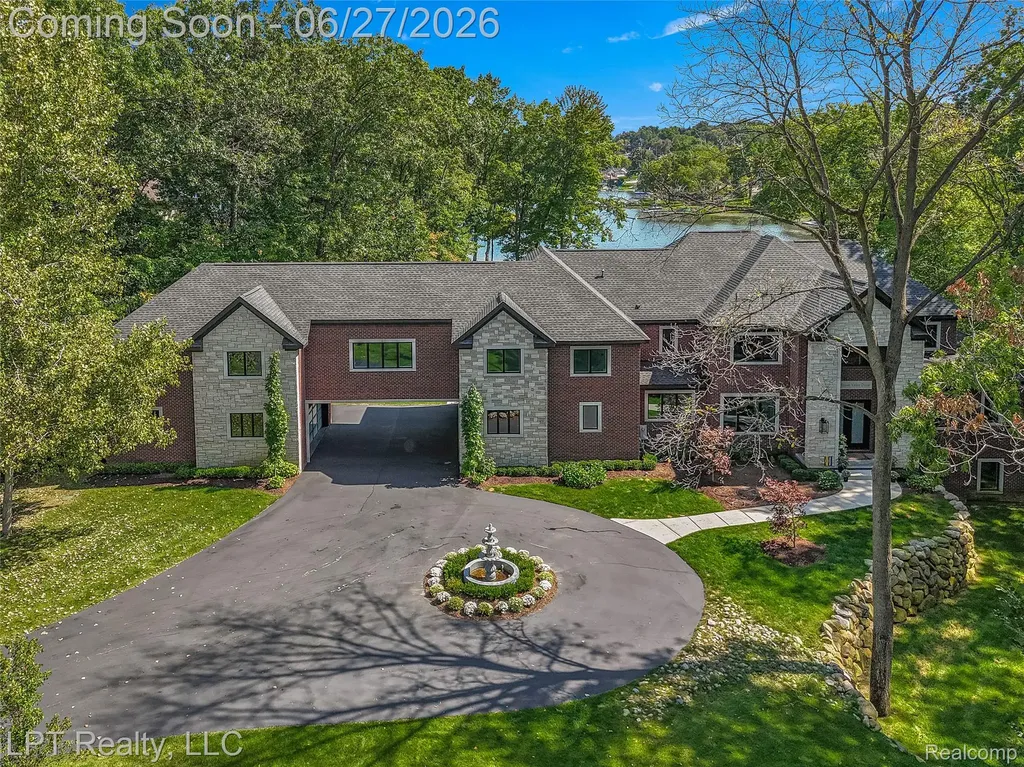 5029 Forest Valley Drive Independence Charter Township MI 48348