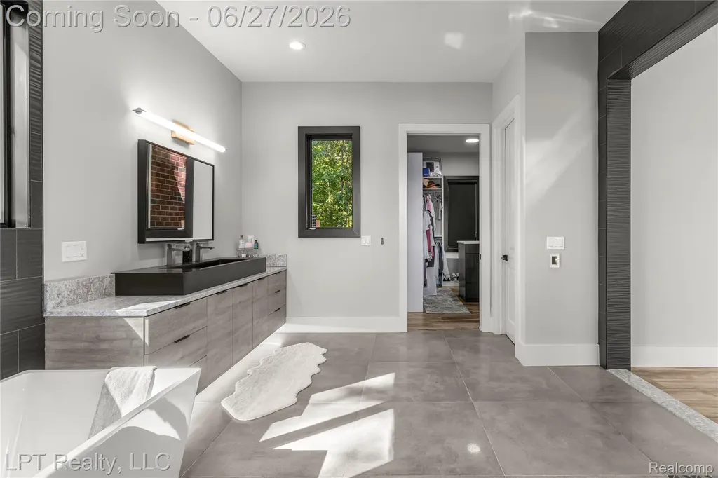 5029 Forest Valley Drive Independence Charter Township MI 48348