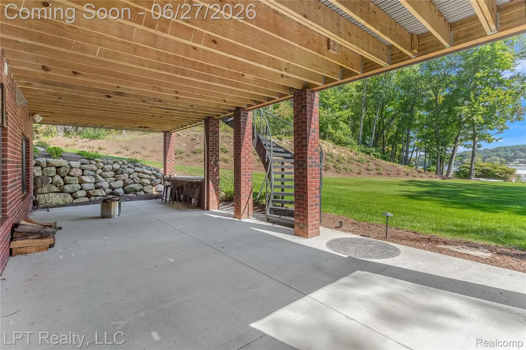5029 Forest Valley Drive Independence Charter Township MI 48348