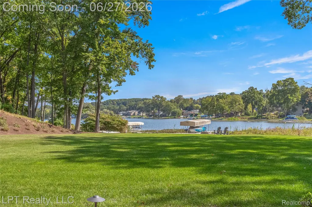 5029 Forest Valley Drive Independence Charter Township MI 48348