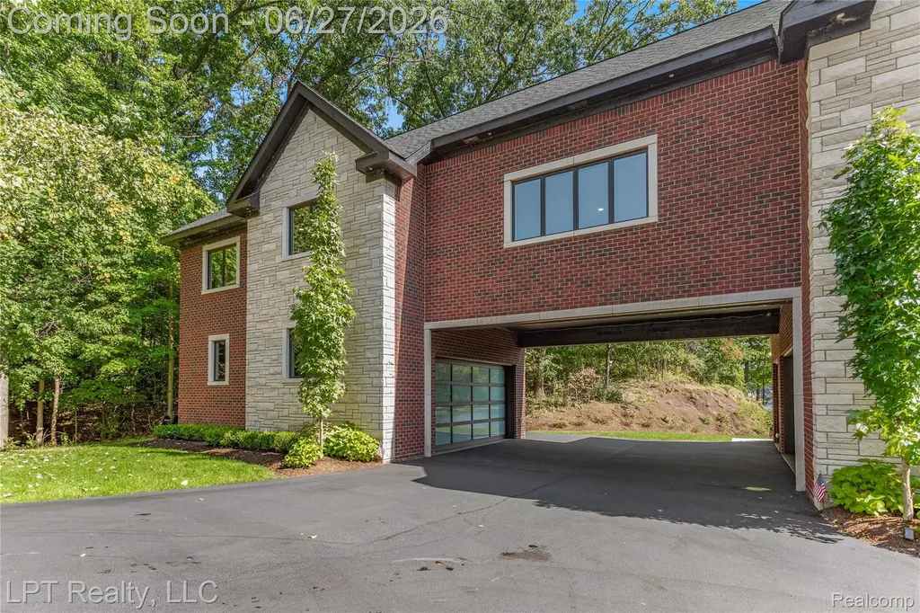 5029 Forest Valley Drive Independence Charter Township MI 48348