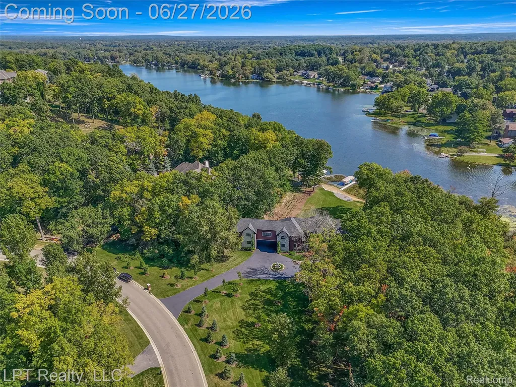 5029 Forest Valley Drive Independence Charter Township MI 48348