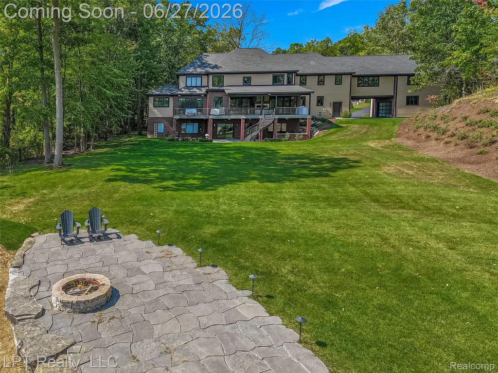 5029 Forest Valley Drive Independence Charter Township MI 48348
