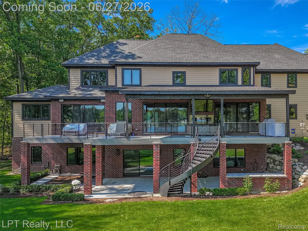 5029 Forest Valley Drive Independence Charter Township MI 48348