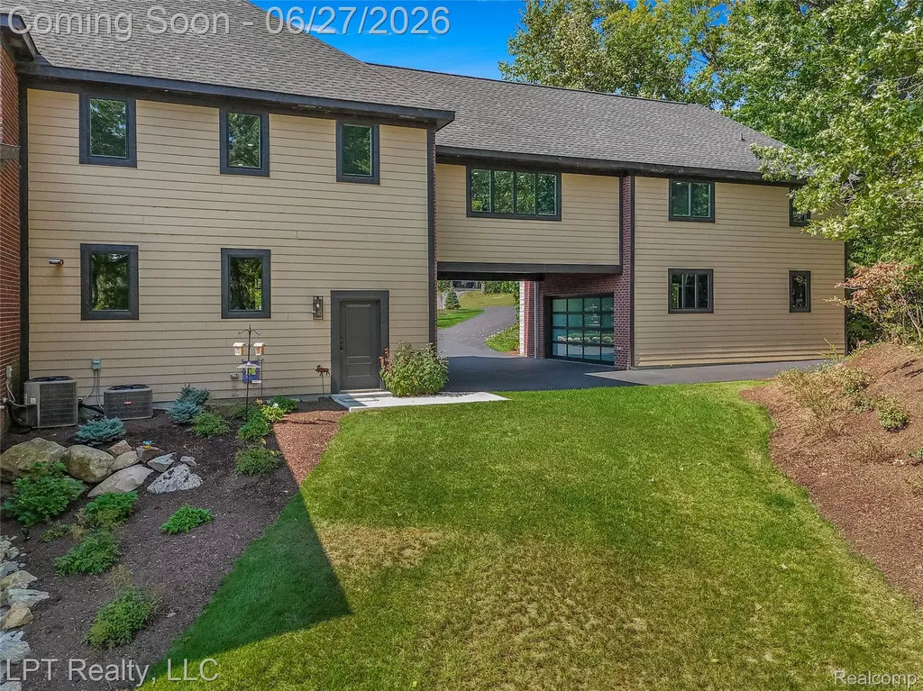 5029 Forest Valley Drive Independence Charter Township MI 48348