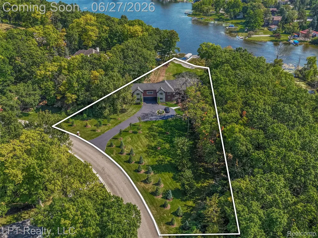 5029 Forest Valley Drive Independence Charter Township MI 48348