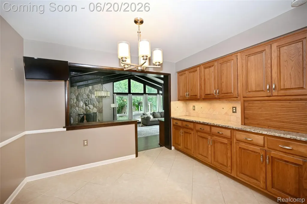 31310 Foxboro Way Beverly Hills Village MI 48025