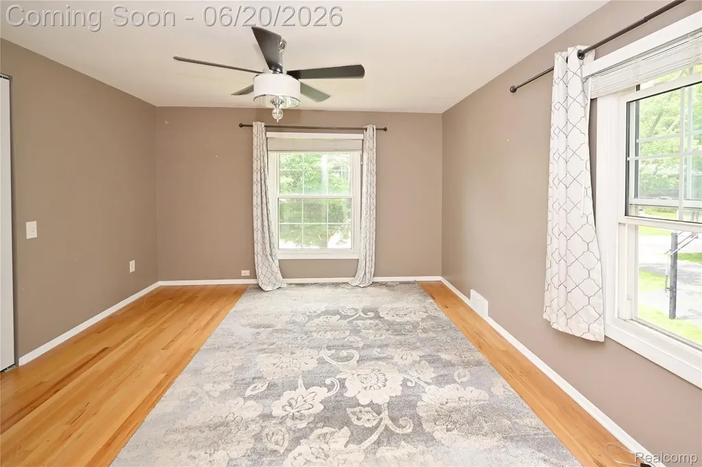 31310 Foxboro Way Beverly Hills Village MI 48025