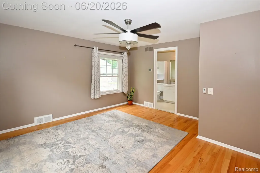 31310 Foxboro Way Beverly Hills Village MI 48025