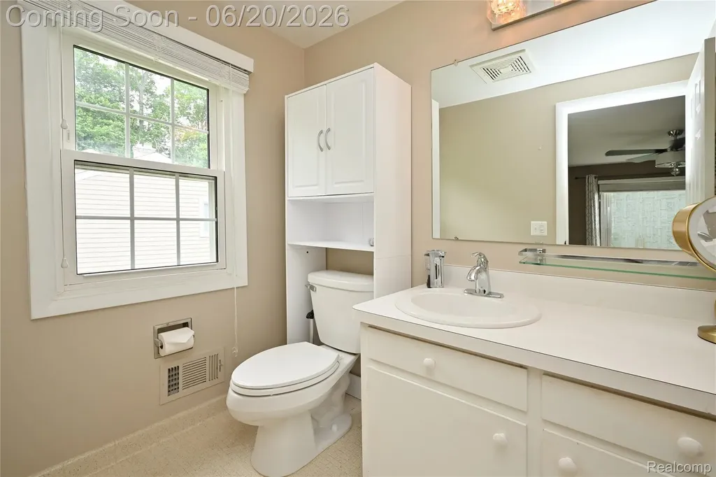 31310 Foxboro Way Beverly Hills Village MI 48025