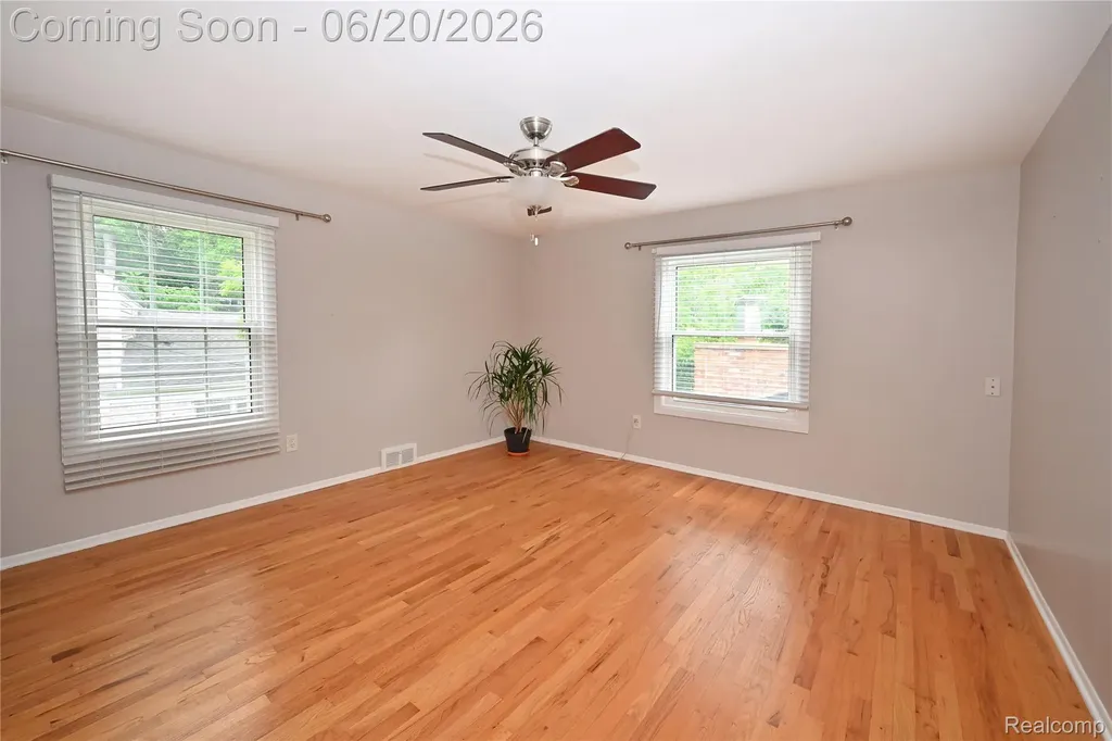 31310 Foxboro Way Beverly Hills Village MI 48025