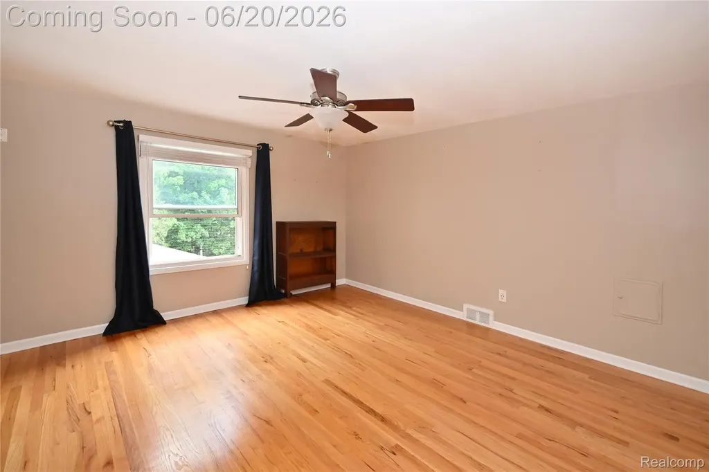 31310 Foxboro Way Beverly Hills Village MI 48025