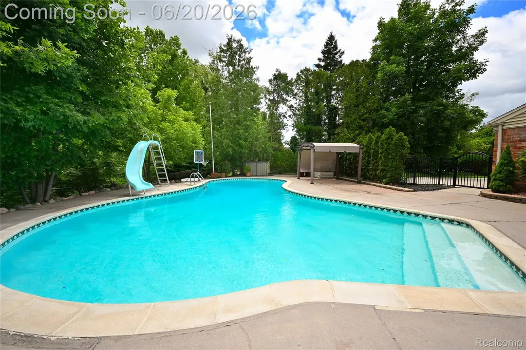 31310 Foxboro Way Beverly Hills Village MI 48025