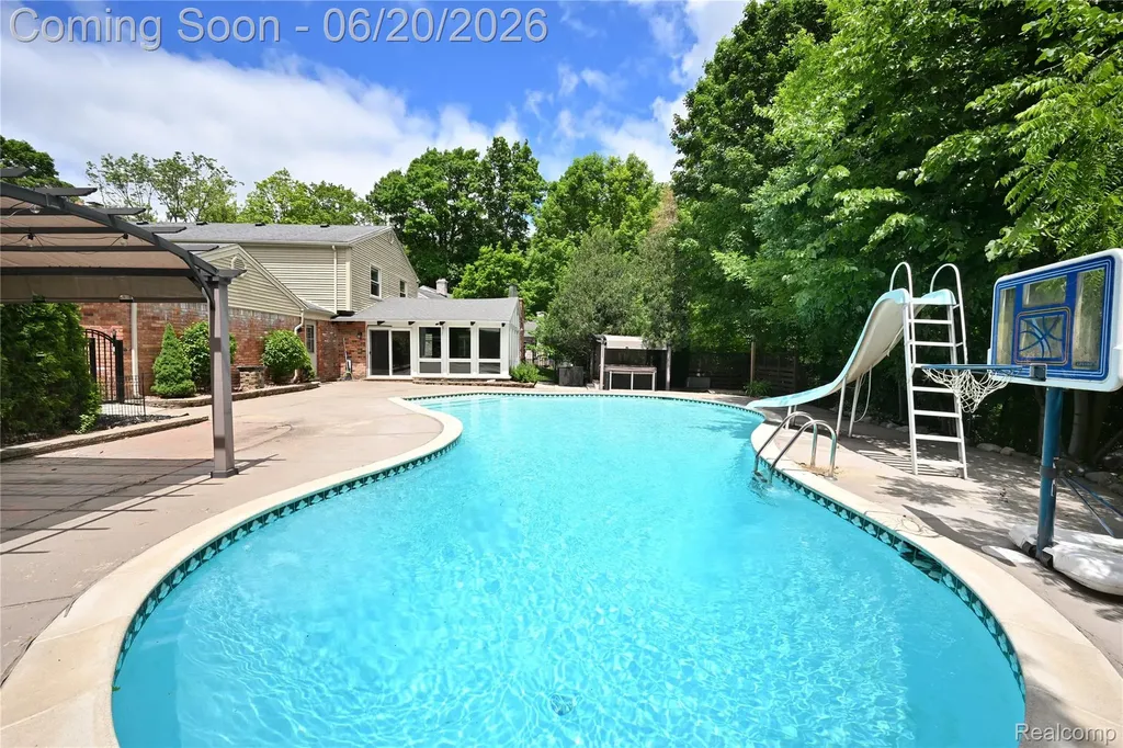 31310 Foxboro Way Beverly Hills Village MI 48025