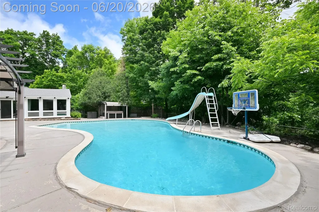 31310 Foxboro Way Beverly Hills Village MI 48025