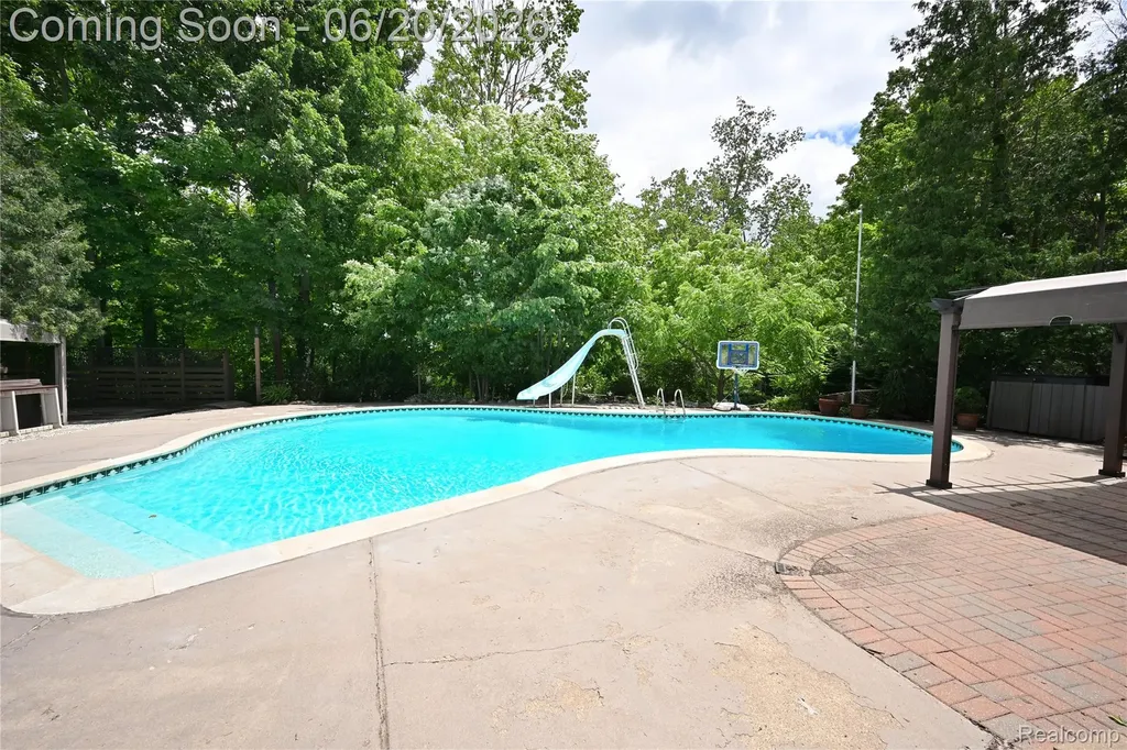 31310 Foxboro Way Beverly Hills Village MI 48025