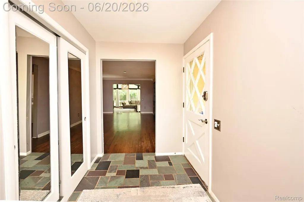 31310 Foxboro Way Beverly Hills Village MI 48025