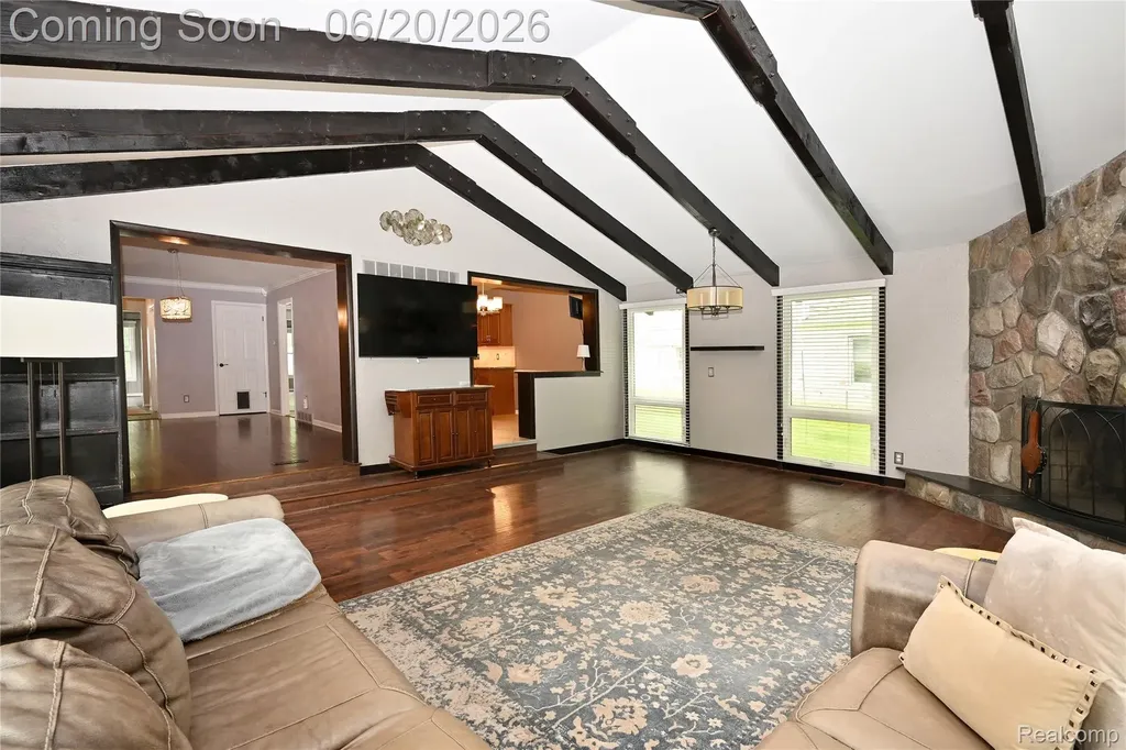 31310 Foxboro Way Beverly Hills Village MI 48025