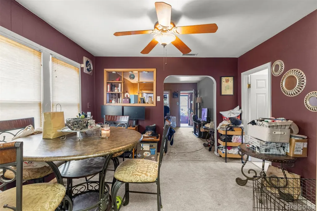 5706 Robindale Avenue Dearborn Heights City MI 48127