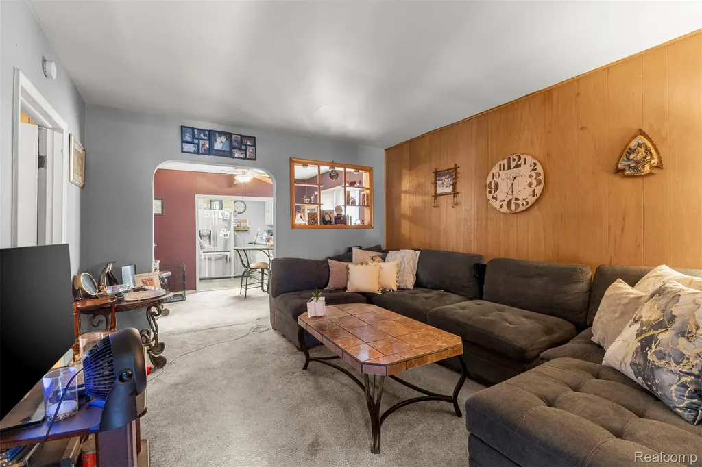 5706 Robindale Avenue Dearborn Heights City MI 48127