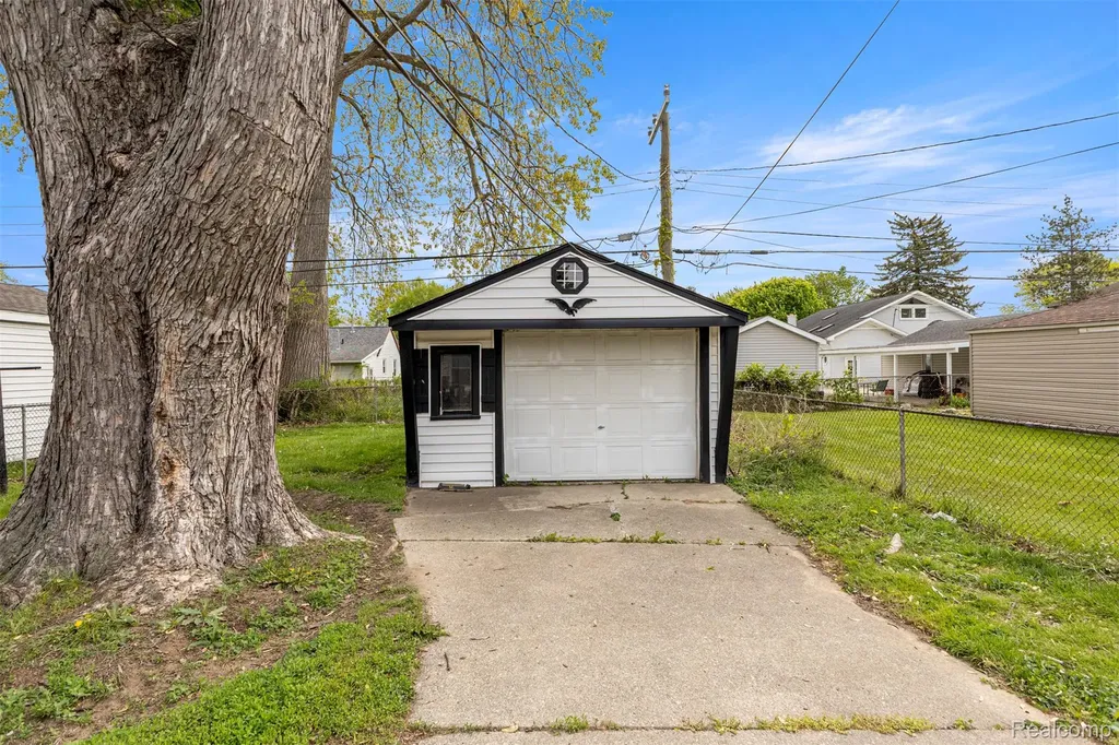5706 Robindale Avenue Dearborn Heights City MI 48127