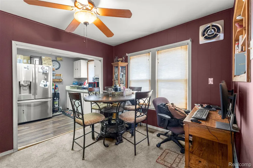 5706 Robindale Avenue Dearborn Heights City MI 48127