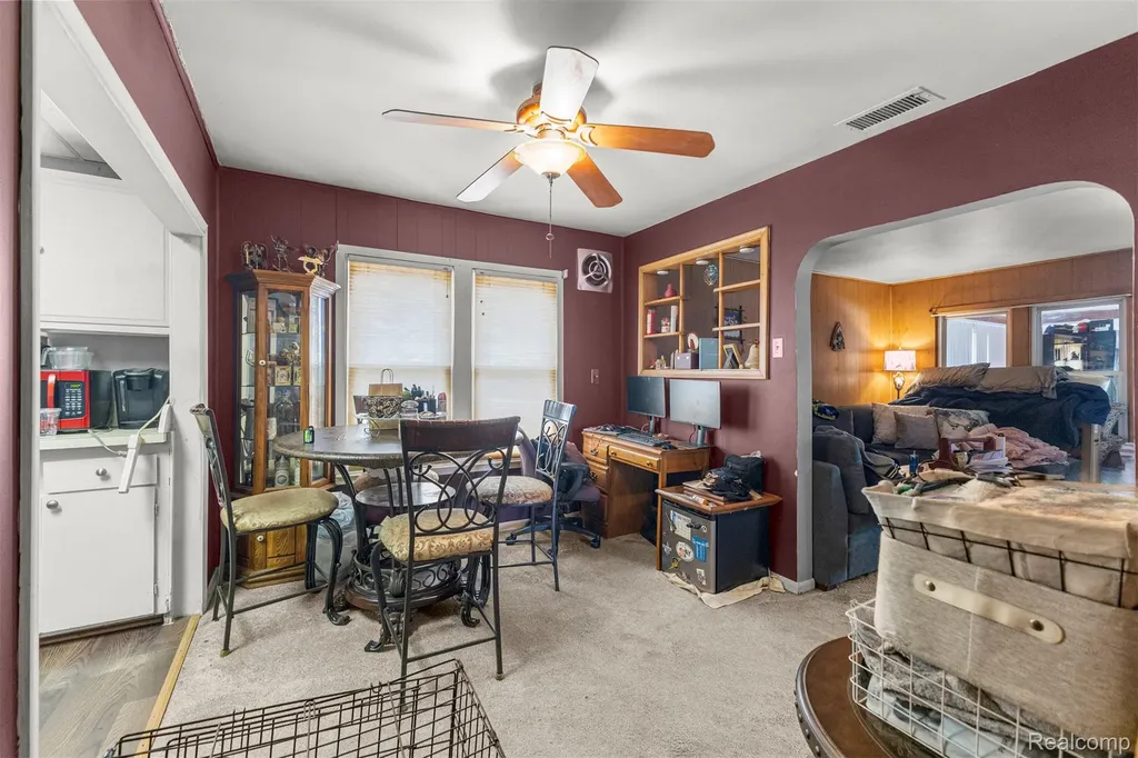 5706 Robindale Avenue Dearborn Heights City MI 48127