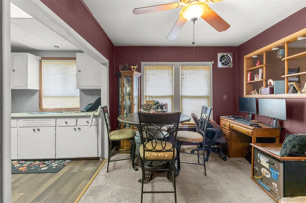 5706 Robindale Avenue Dearborn Heights City MI 48127