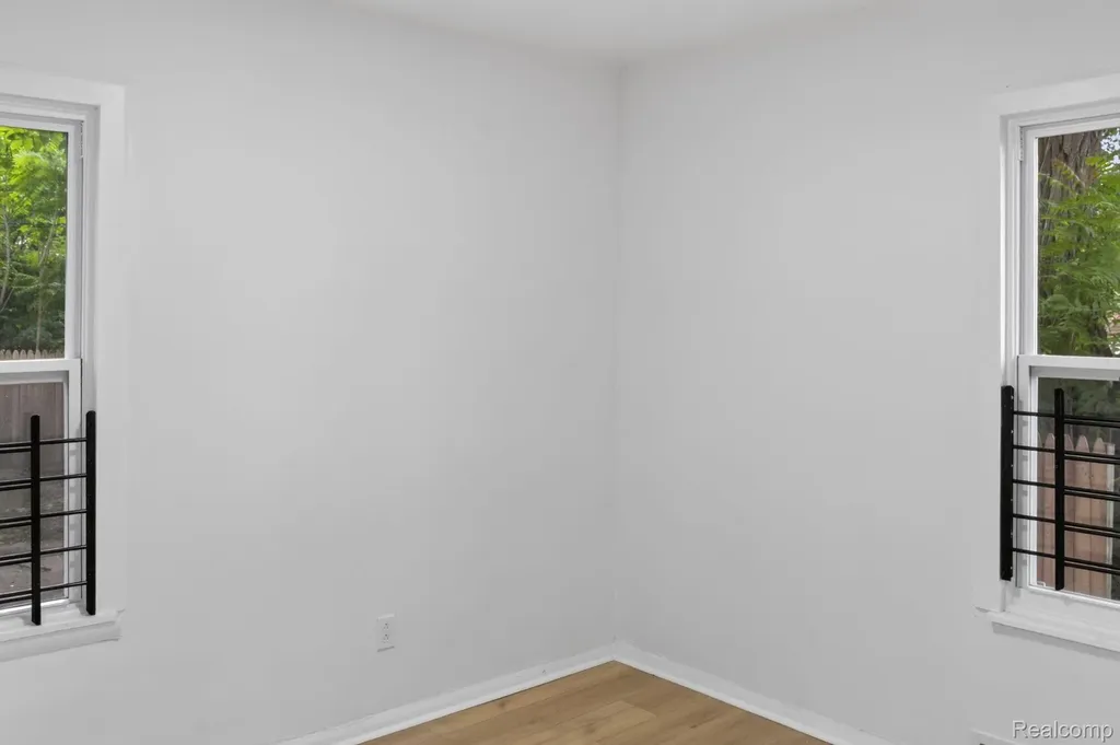 15784 Pinehurst Street Detroit City MI 48238