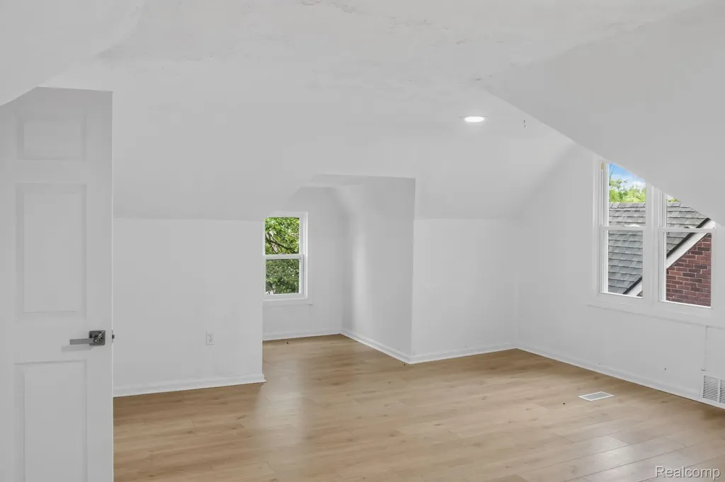 15784 Pinehurst Street Detroit City MI 48238
