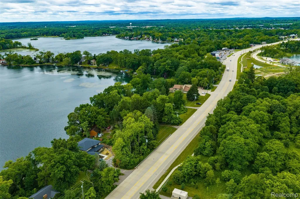 Vl 2 Grand River Road Green Oak Township MI 48116