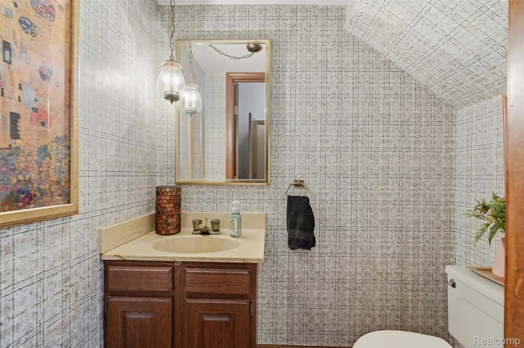 11034 Grand River Road Green Oak Township MI 48116
