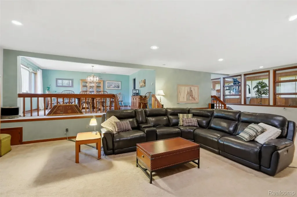 11034 Grand River Road Green Oak Township MI 48116
