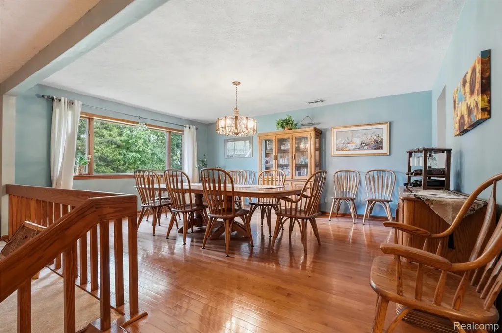 11034 Grand River Road Green Oak Township MI 48116