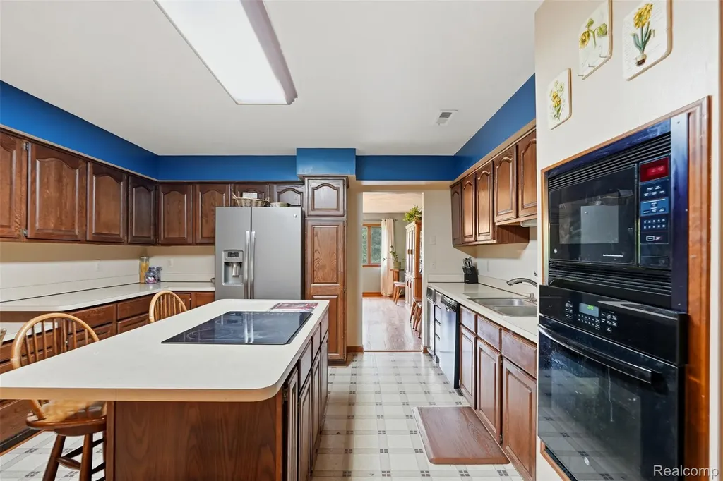 11034 Grand River Road Green Oak Township MI 48116