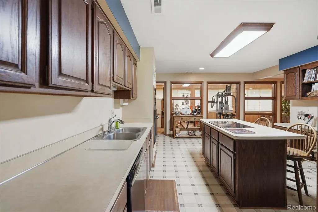 11034 Grand River Road Green Oak Township MI 48116