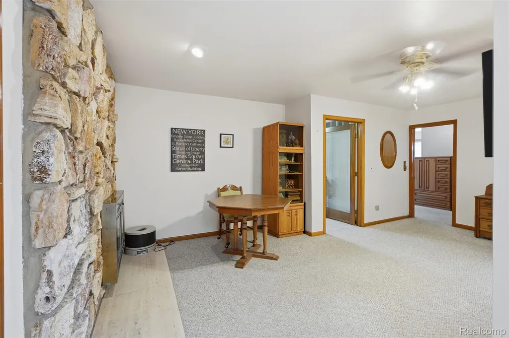 11034 Grand River Road Green Oak Township MI 48116