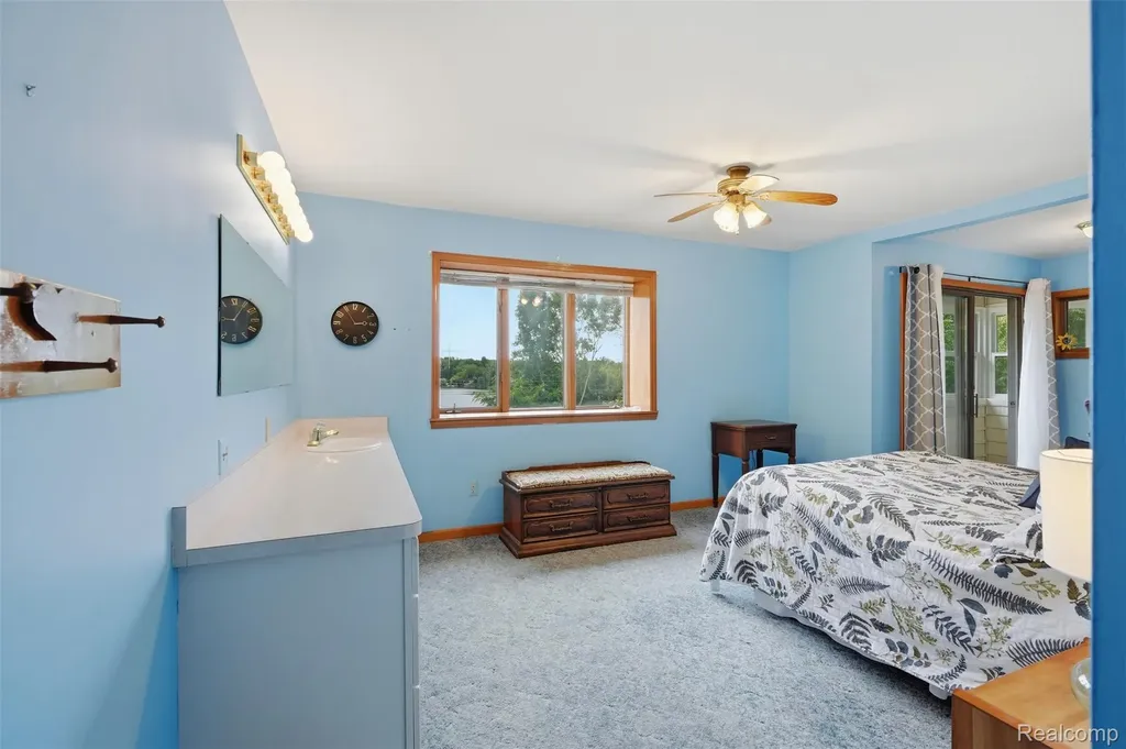 11034 Grand River Road Green Oak Township MI 48116