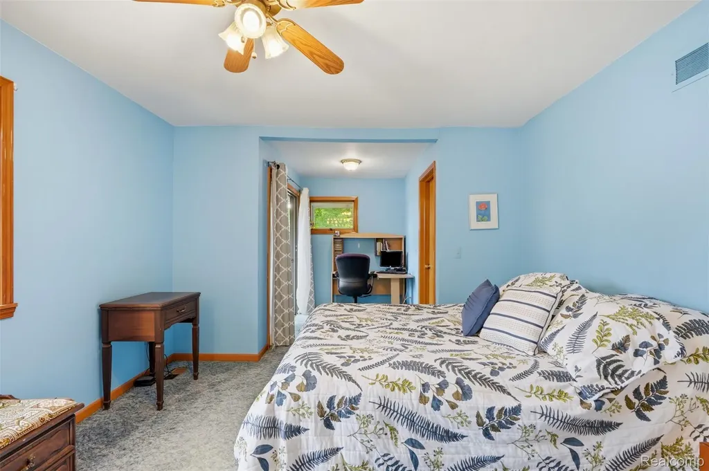 11034 Grand River Road Green Oak Township MI 48116